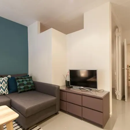 Apartment Charm And Privacy In Gothic Quarter - By Myrentalhost